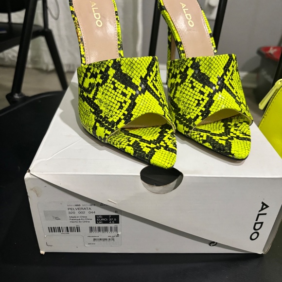 Aldo neon heels and purses - Picture 2 of 9